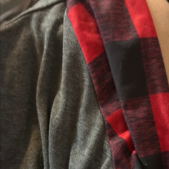 Chic Gray and Red Women's Top - Picture 2 of 2